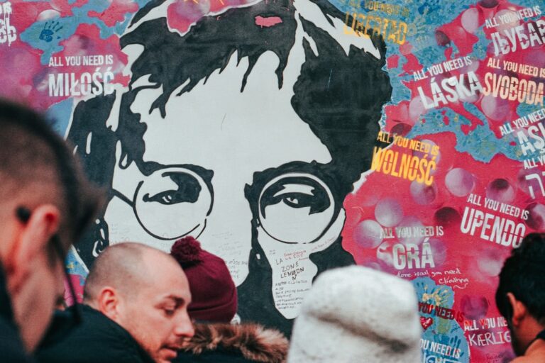 Przekroczyć barierę dźwięku. O książce „Kto zabił Johna Lennona?” johnlennon lennon wydawnictwo zysk i s-ka